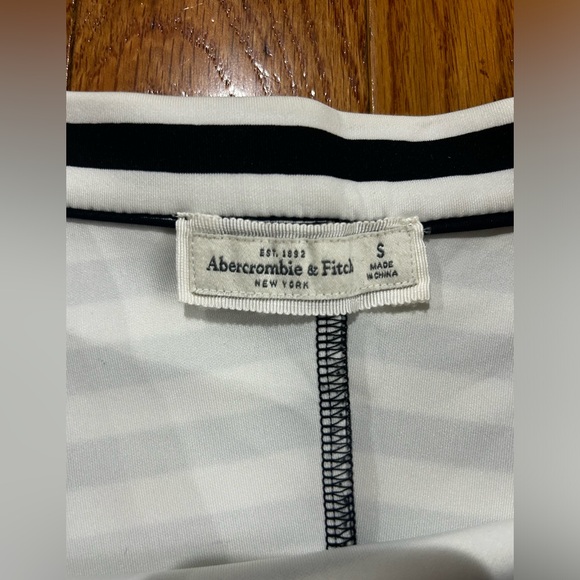Abercrombie & Fitch Striped Black & White Raw Hem Mini Skirt Size S - Picture 8 of 12